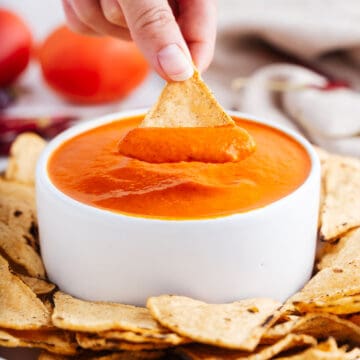 Salsa taquera and chips.