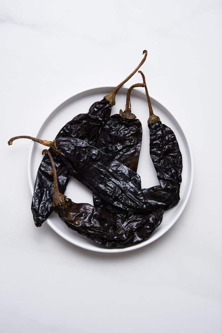 Chile Pasilla Guide (Heat, Flavor, Uses)