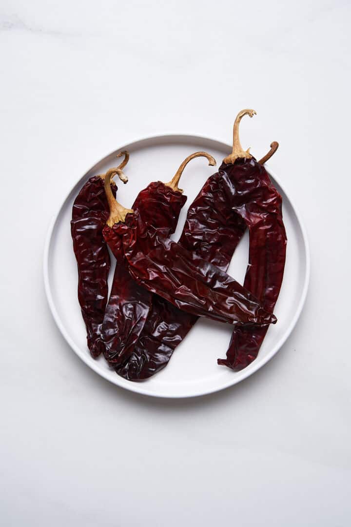 Guajillo Pepper Guide (Heat, Flavor, Uses)