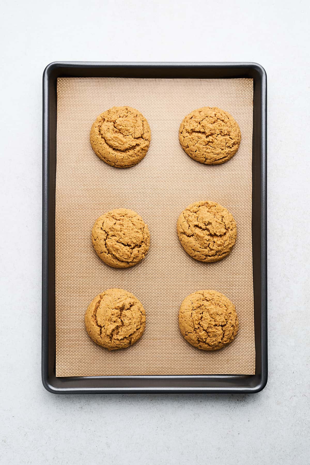 Baked vegan pumpkin cookies.