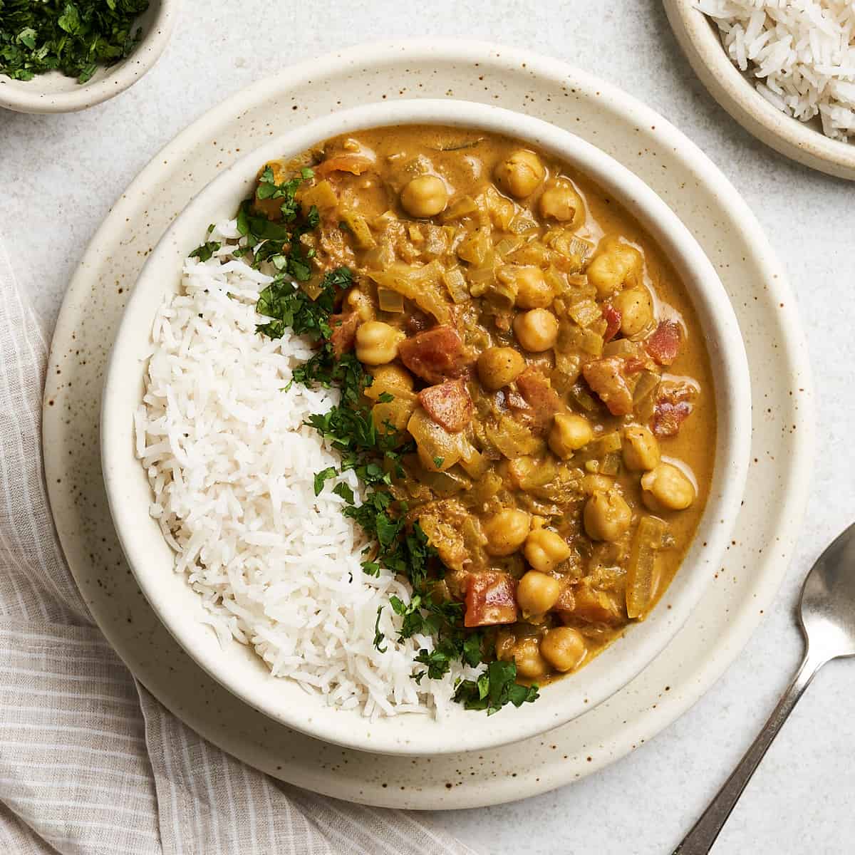 Vegan chickpea curry on a plate.